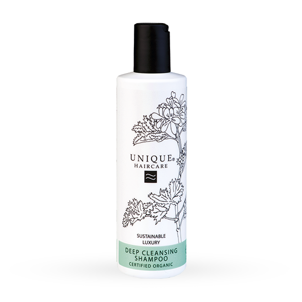 Unique Haircare Syväpuhdistava Shampoo 250 ml – luomusertifioitu shampoo valkoisessa pullossa