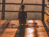 Nainen meditoi